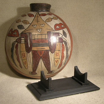 http://ancientartifax.com/images/nazca_stand1.jpg